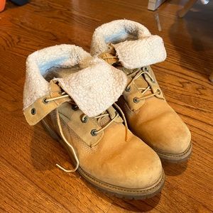 Women’s Tan Sherpa-Lined Timberlands 8.5 “Jane”